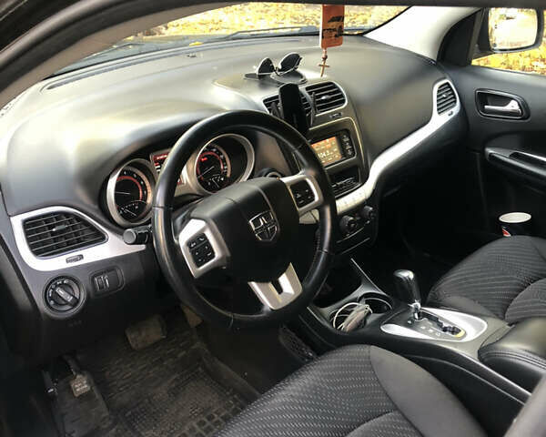 Чорний Додж Джорні, об'ємом двигуна 2.36 л та пробігом 213 тис. км за 10500 $, фото 5 на Automoto.ua