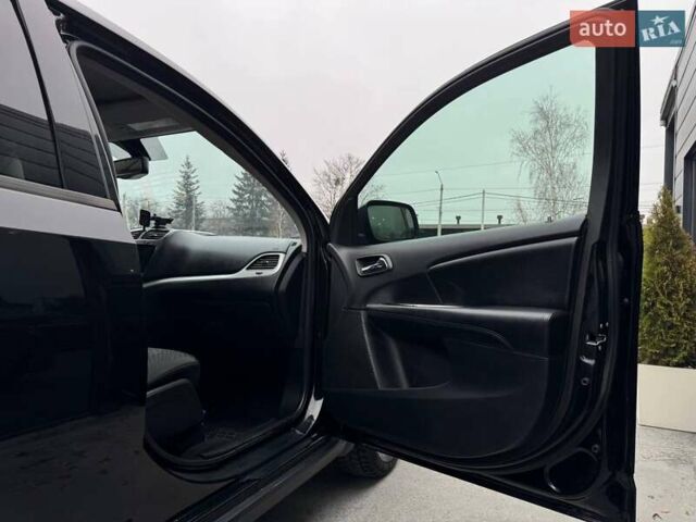 Чорний Додж Джорні, об'ємом двигуна 2.4 л та пробігом 130 тис. км за 11500 $, фото 61 на Automoto.ua