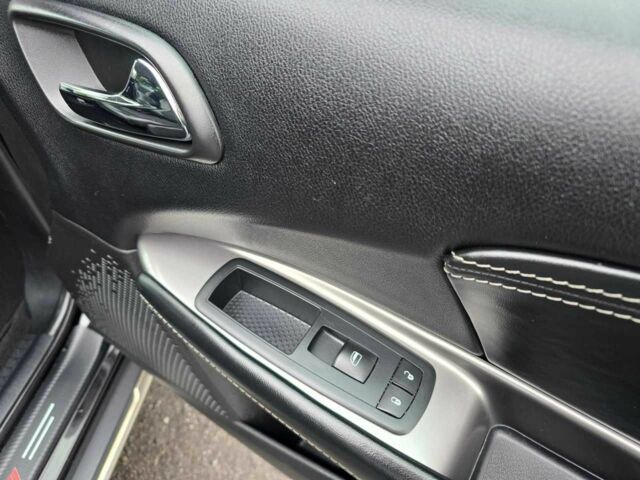 Чорний Додж Джорні, об'ємом двигуна 2.36 л та пробігом 197 тис. км за 14199 $, фото 3 на Automoto.ua