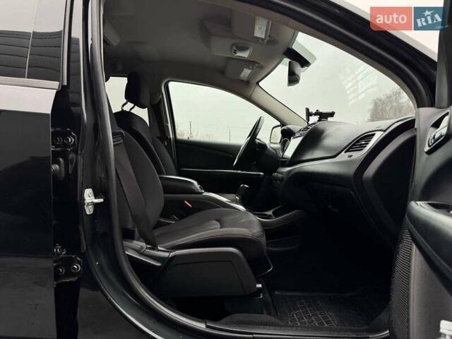 Чорний Додж Джорні, об'ємом двигуна 2.4 л та пробігом 130 тис. км за 11500 $, фото 65 на Automoto.ua