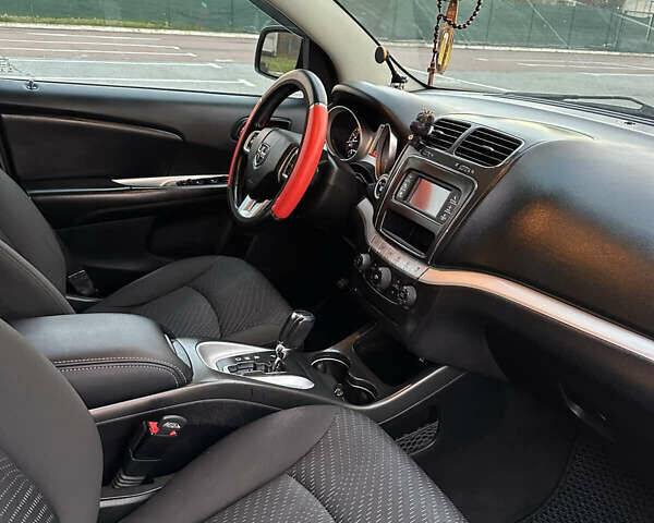 Черный Додж Джорни, объемом двигателя 2.36 л и пробегом 280 тыс. км за 11950 $, фото 26 на Automoto.ua