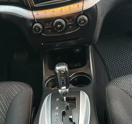 Черный Додж Джорни, объемом двигателя 2.36 л и пробегом 280 тыс. км за 11950 $, фото 13 на Automoto.ua