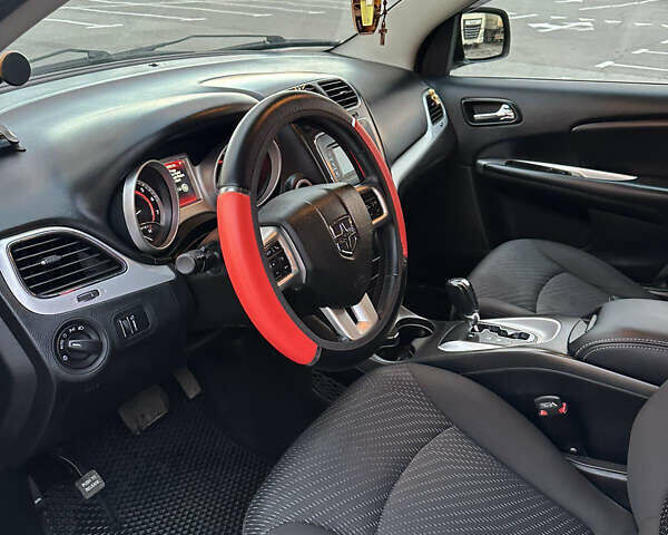 Черный Додж Джорни, объемом двигателя 2.36 л и пробегом 280 тыс. км за 11950 $, фото 20 на Automoto.ua