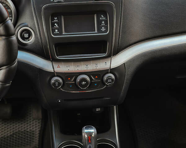 Чорний Додж Джорні, об'ємом двигуна 2.4 л та пробігом 120 тис. км за 11500 $, фото 12 на Automoto.ua