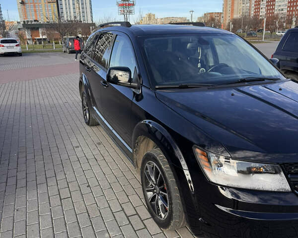 Черный Додж Джорни, объемом двигателя 2.36 л и пробегом 221 тыс. км за 11800 $, фото 6 на Automoto.ua