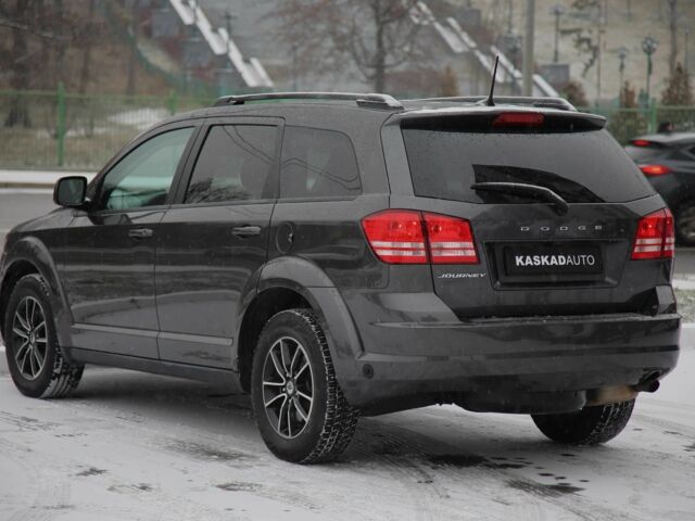 Черный Додж Джорни, объемом двигателя 2.4 л и пробегом 157 тыс. км за 13900 $, фото 3 на Automoto.ua