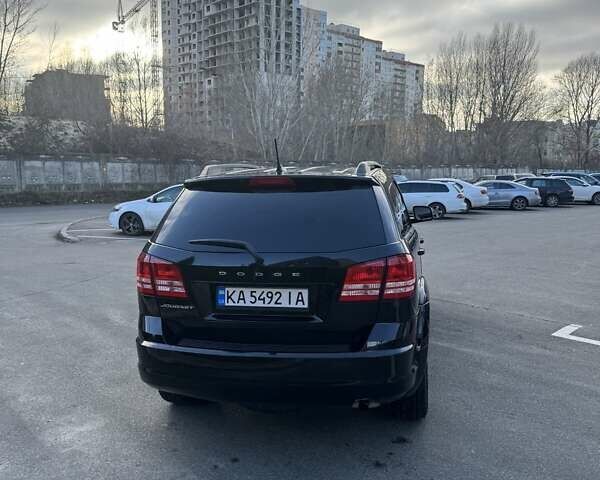 Черный Додж Джорни, объемом двигателя 2.36 л и пробегом 193 тыс. км за 10900 $, фото 3 на Automoto.ua