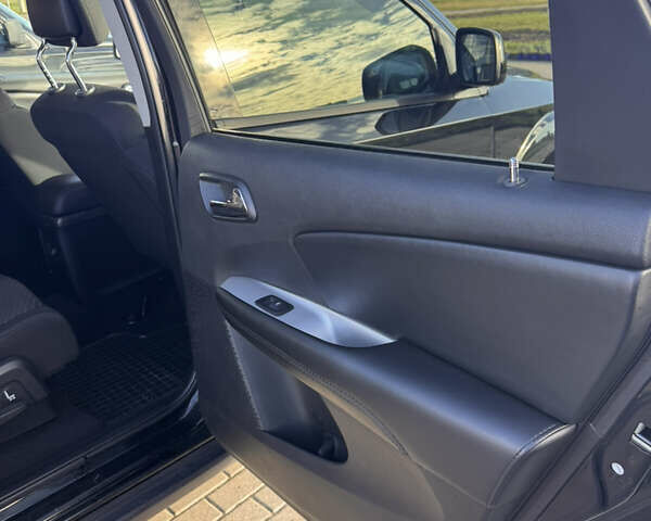 Черный Додж Джорни, объемом двигателя 2.36 л и пробегом 221 тыс. км за 11800 $, фото 20 на Automoto.ua