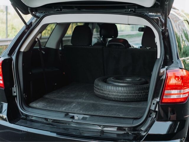 Черный Додж Джорни, объемом двигателя 2.4 л и пробегом 1 тыс. км за 12500 $, фото 6 на Automoto.ua