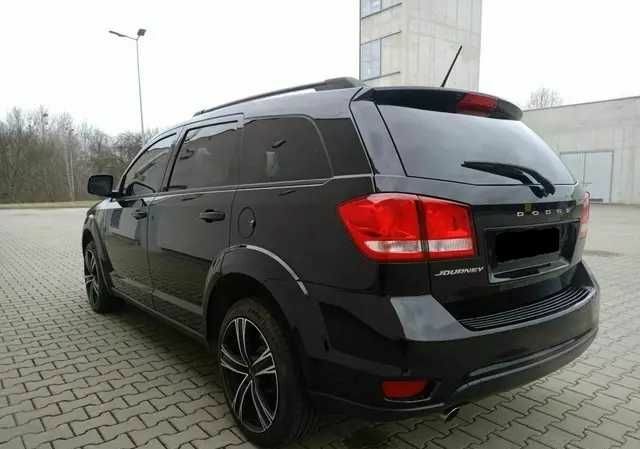 Черный Додж Джорни, объемом двигателя 2.4 л и пробегом 128 тыс. км за 10500 $, фото 5 на Automoto.ua