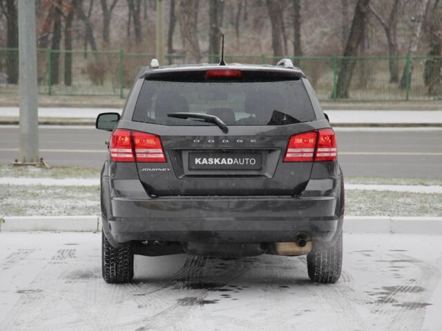 Черный Додж Джорни, объемом двигателя 2.4 л и пробегом 157 тыс. км за 13900 $, фото 4 на Automoto.ua