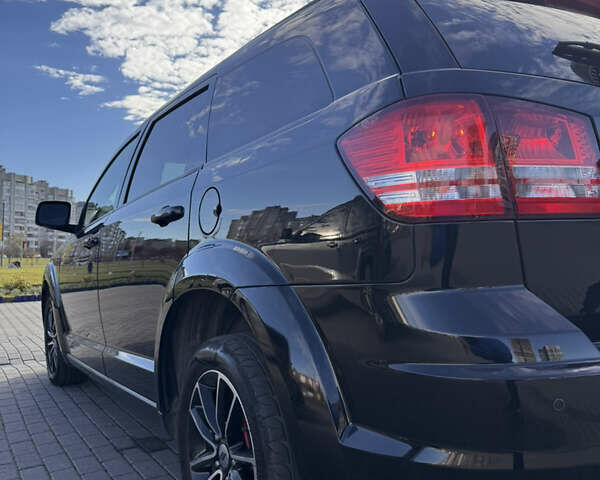 Черный Додж Джорни, объемом двигателя 2.36 л и пробегом 221 тыс. км за 11800 $, фото 11 на Automoto.ua