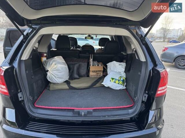 Черный Додж Джорни, объемом двигателя 2.36 л и пробегом 193 тыс. км за 10900 $, фото 13 на Automoto.ua