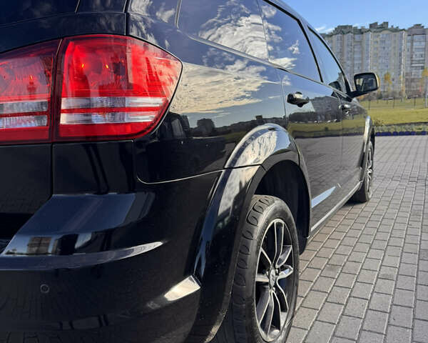 Черный Додж Джорни, объемом двигателя 2.36 л и пробегом 221 тыс. км за 11800 $, фото 8 на Automoto.ua