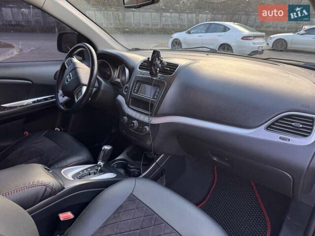 Черный Додж Джорни, объемом двигателя 2.36 л и пробегом 193 тыс. км за 10900 $, фото 7 на Automoto.ua