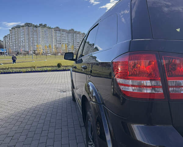 Черный Додж Джорни, объемом двигателя 2.36 л и пробегом 221 тыс. км за 11800 $, фото 10 на Automoto.ua