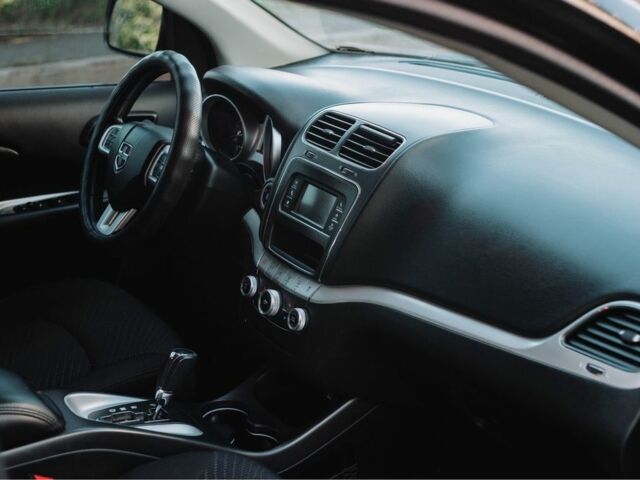 Черный Додж Джорни, объемом двигателя 2.4 л и пробегом 1 тыс. км за 12500 $, фото 1 на Automoto.ua