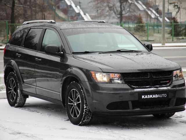 Черный Додж Джорни, объемом двигателя 2.4 л и пробегом 157 тыс. км за 13900 $, фото 2 на Automoto.ua