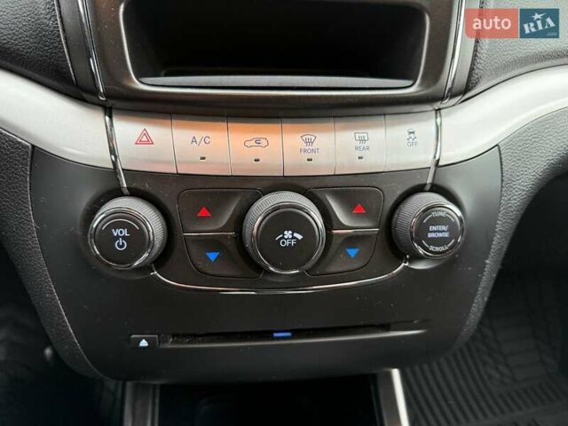 Чорний Додж Джорні, об'ємом двигуна 2.36 л та пробігом 61 тис. км за 13499 $, фото 24 на Automoto.ua