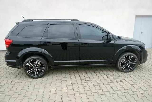 Черный Додж Джорни, объемом двигателя 2.4 л и пробегом 128 тыс. км за 10500 $, фото 3 на Automoto.ua