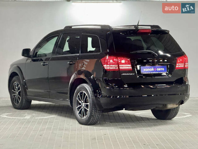 Додж Джорни 2018 в Киеве на Automoto.ua Черный Додж Джорни, объемом двигателя 2.36 л и пробегом 131 тыс. км за 13300 $, фото 6 на Automoto.ua
