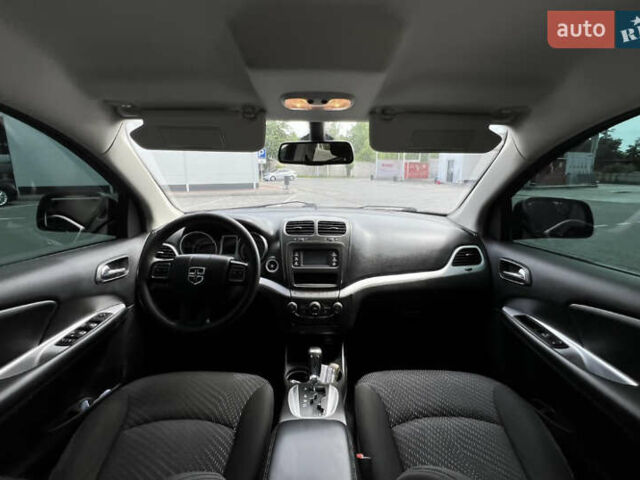 Черный Додж Джорни, объемом двигателя 2.36 л и пробегом 185 тыс. км за 12000 $, фото 2 на Automoto.ua