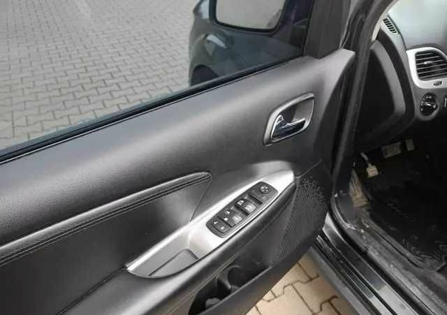 Черный Додж Джорни, объемом двигателя 2.4 л и пробегом 128 тыс. км за 10500 $, фото 10 на Automoto.ua