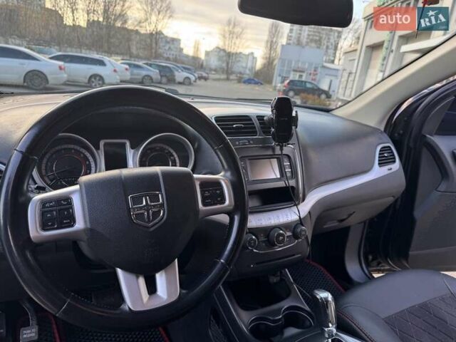 Черный Додж Джорни, объемом двигателя 2.36 л и пробегом 193 тыс. км за 10900 $, фото 12 на Automoto.ua