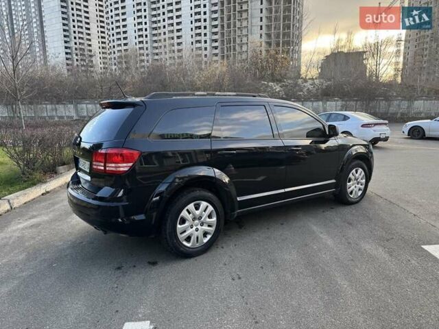 Черный Додж Джорни, объемом двигателя 2.36 л и пробегом 193 тыс. км за 10900 $, фото 5 на Automoto.ua