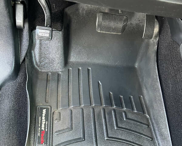 Черный Додж Джорни, объемом двигателя 2.36 л и пробегом 48 тыс. км за 14000 $, фото 32 на Automoto.ua