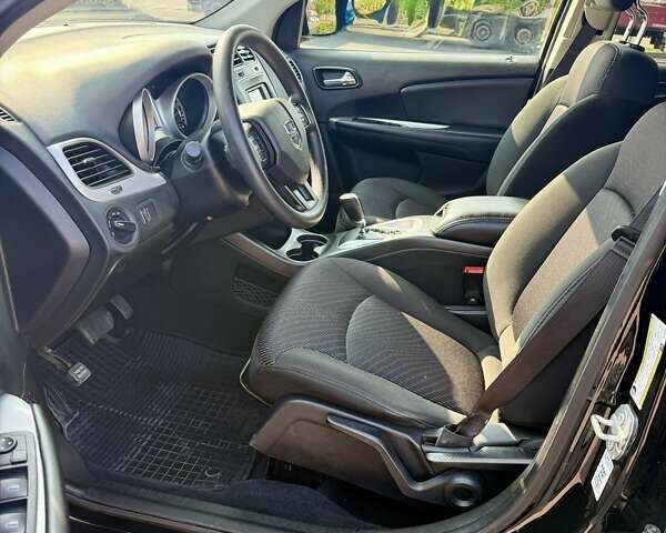 Черный Додж Джорни, объемом двигателя 2.36 л и пробегом 179 тыс. км за 10950 $, фото 8 на Automoto.ua