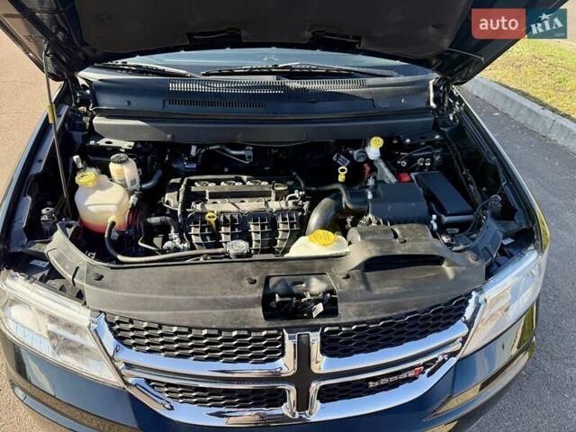 Чорний Додж Джорні, об'ємом двигуна 2.4 л та пробігом 196 тис. км за 10400 $, фото 15 на Automoto.ua