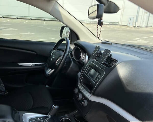 Черный Додж Джорни, объемом двигателя 2.36 л и пробегом 48 тыс. км за 14000 $, фото 31 на Automoto.ua