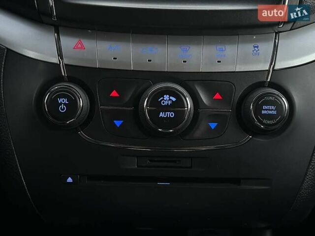 Чорний Додж Джорні, об'ємом двигуна 3.6 л та пробігом 218 тис. км за 15350 $, фото 15 на Automoto.ua