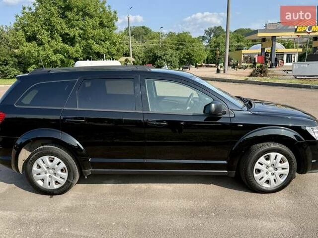 Черный Додж Джорни, объемом двигателя 2.36 л и пробегом 179 тыс. км за 10950 $, фото 3 на Automoto.ua