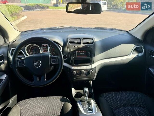 Чорний Додж Джорні, об'ємом двигуна 2.4 л та пробігом 196 тис. км за 10400 $, фото 10 на Automoto.ua