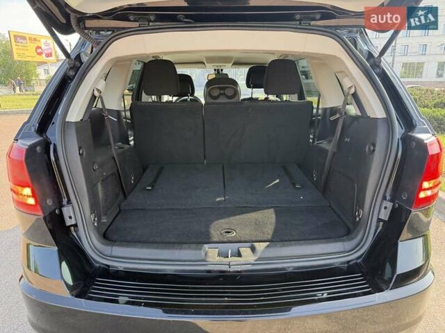 Черный Додж Джорни, объемом двигателя 2.36 л и пробегом 179 тыс. км за 10950 $, фото 12 на Automoto.ua