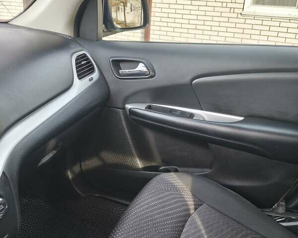 Чорний Додж Джорні, об'ємом двигуна 2.36 л та пробігом 209 тис. км за 13200 $, фото 15 на Automoto.ua