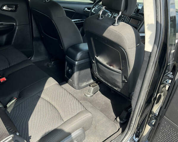 Черный Додж Джорни, объемом двигателя 2.36 л и пробегом 48 тыс. км за 14000 $, фото 46 на Automoto.ua