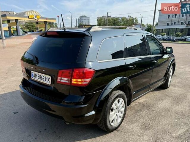 Черный Додж Джорни, объемом двигателя 2.36 л и пробегом 179 тыс. км за 10950 $, фото 4 на Automoto.ua