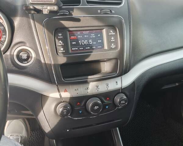 Чорний Додж Джорні, об'ємом двигуна 2.36 л та пробігом 209 тис. км за 13200 $, фото 14 на Automoto.ua