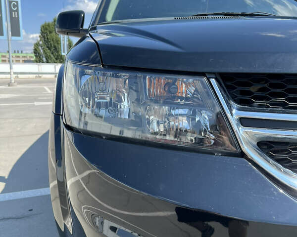 Черный Додж Джорни, объемом двигателя 2.36 л и пробегом 48 тыс. км за 14000 $, фото 7 на Automoto.ua