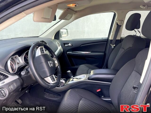 Черный Додж Джорни, объемом двигателя 2.4 л и пробегом 69 тыс. км за 13300 $, фото 4 на Automoto.ua