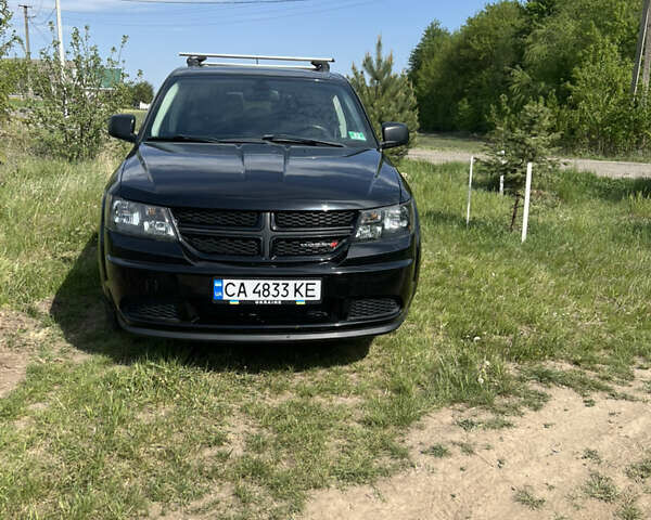 Черный Додж Джорни, объемом двигателя 2.36 л и пробегом 62 тыс. км за 13400 $, фото 2 на Automoto.ua