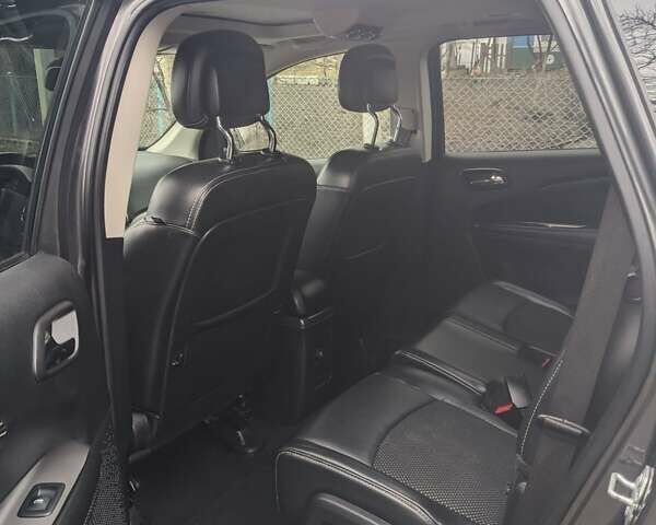 Чорний Додж Джорні, об'ємом двигуна 2.4 л та пробігом 167 тис. км за 12900 $, фото 5 на Automoto.ua