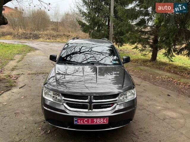 Коричневый Додж Джорни, объемом двигателя 2.36 л и пробегом 150 тыс. км за 9700 $, фото 3 на Automoto.ua