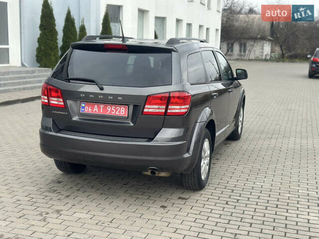 Коричневый Додж Джорни, объемом двигателя 2.4 л и пробегом 189 тыс. км за 11500 $, фото 6 на Automoto.ua