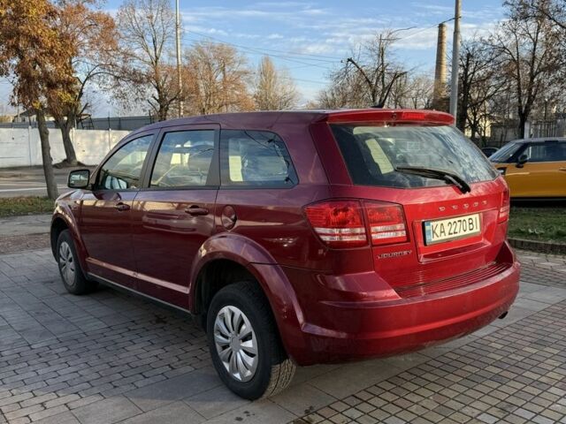Красный Додж Джорни, объемом двигателя 2.4 л и пробегом 285 тыс. км за 7700 $, фото 4 на Automoto.ua