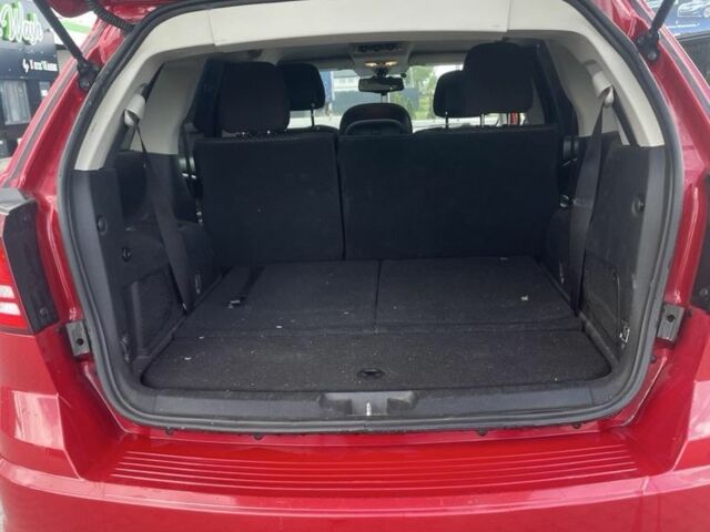 Красный Додж Джорни, объемом двигателя 2.4 л и пробегом 145 тыс. км за 9100 $, фото 3 на Automoto.ua