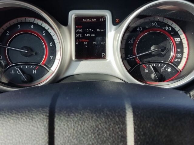 Красный Додж Джорни, объемом двигателя 2.4 л и пробегом 60 тыс. км за 12500 $, фото 5 на Automoto.ua